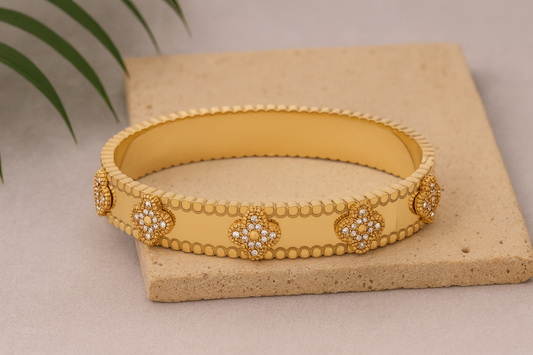 Elegant Clover Bloom Cuff Bracelet