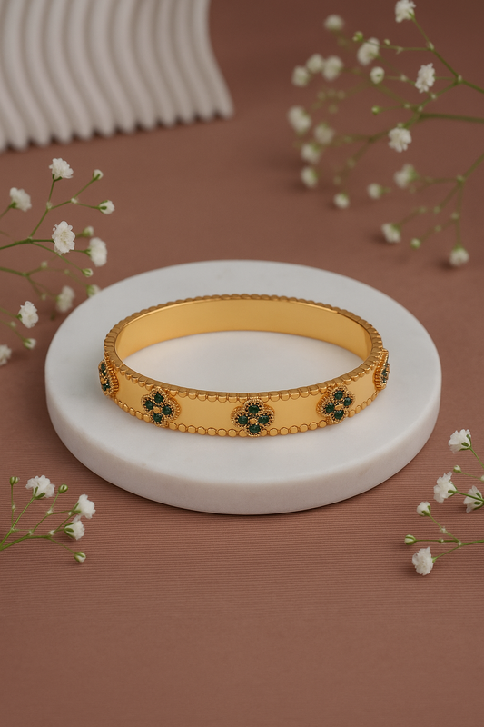 Emerald Bloom Clover Bangle