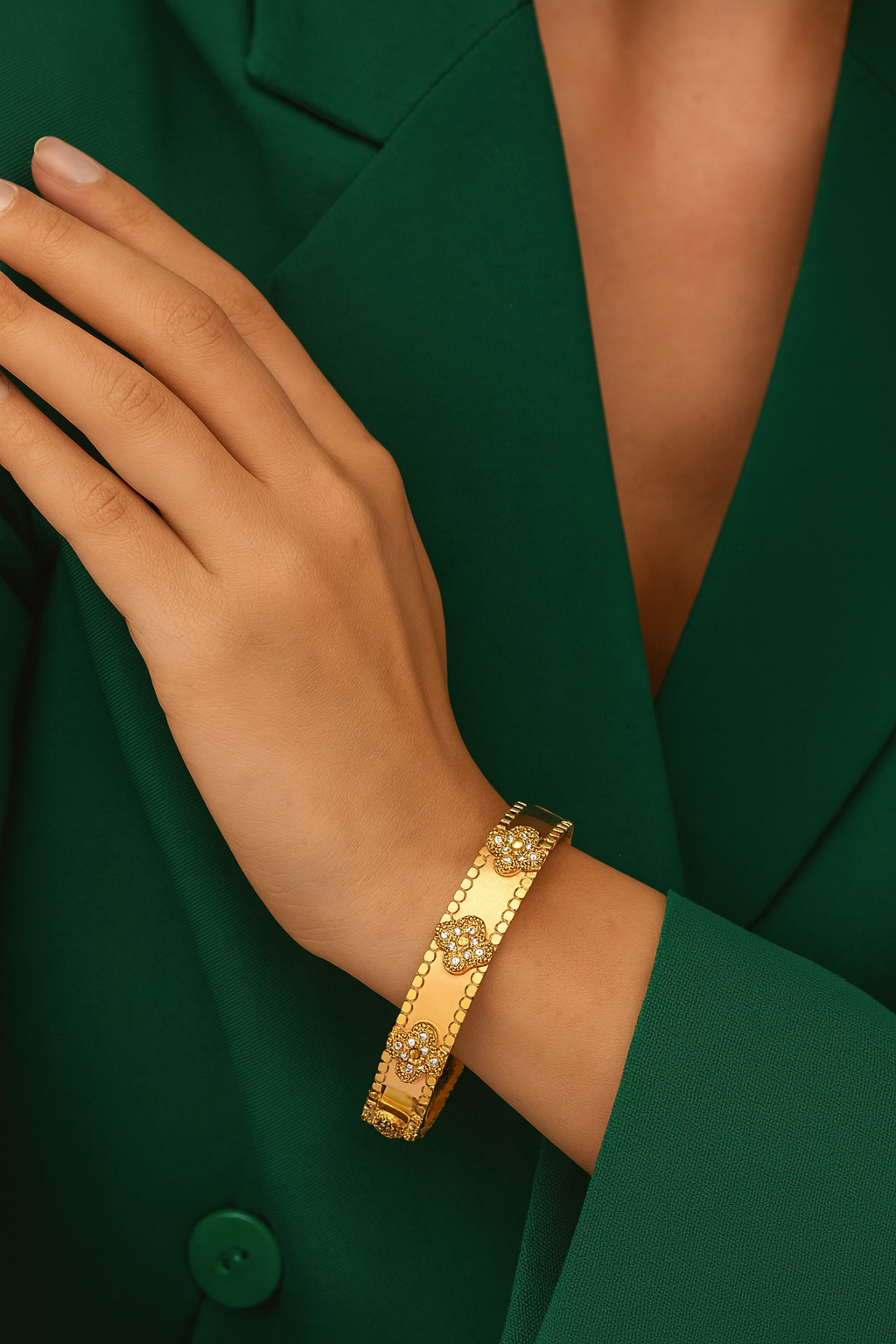 Elegant Clover Bloom Cuff Bracelet