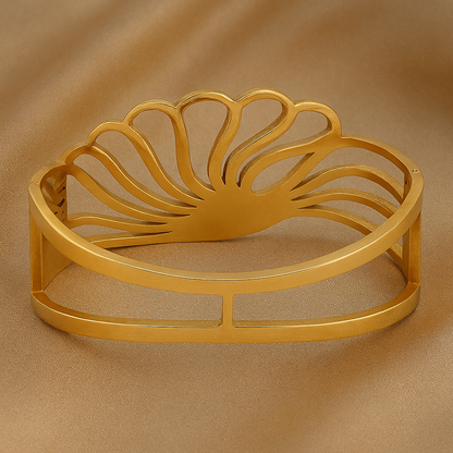 Luxe Petal Openwork 18k Gold Plated Bangle