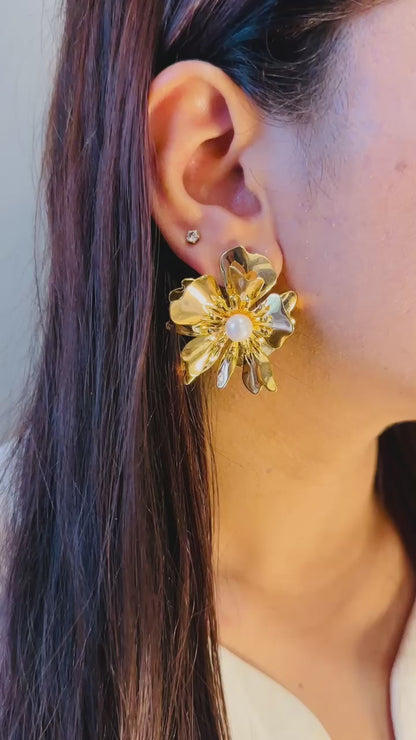 Gold Plated Pearl Center Flower Earring