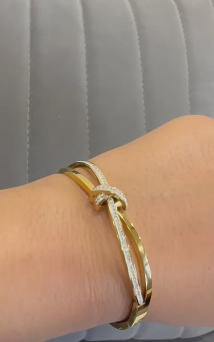 Luxe Crystal 18k Gold Plated Cross Bangle