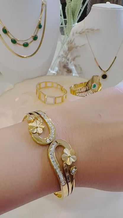 Blooming Grace Gold Bangle